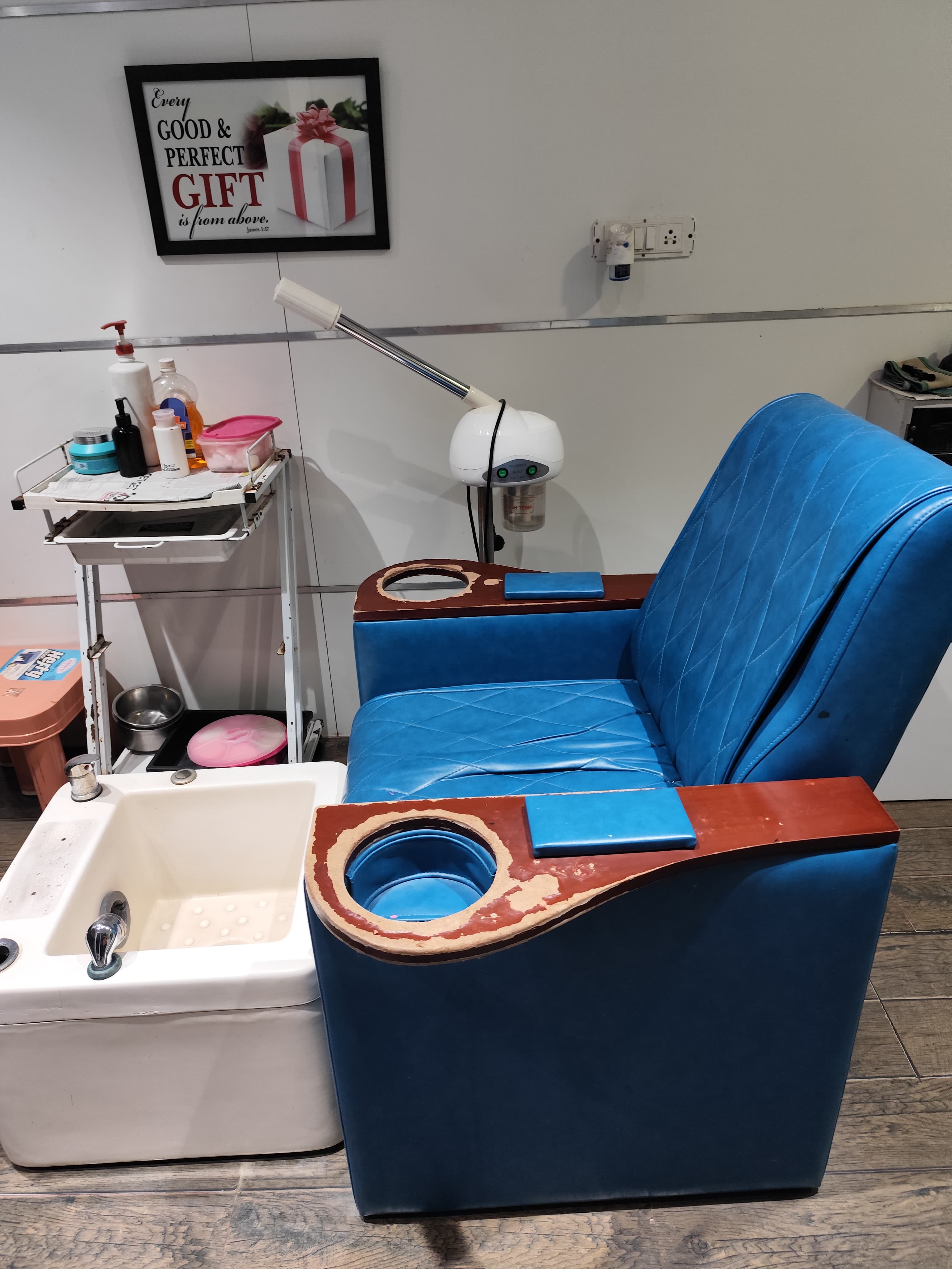 Refresh Salon photo 2