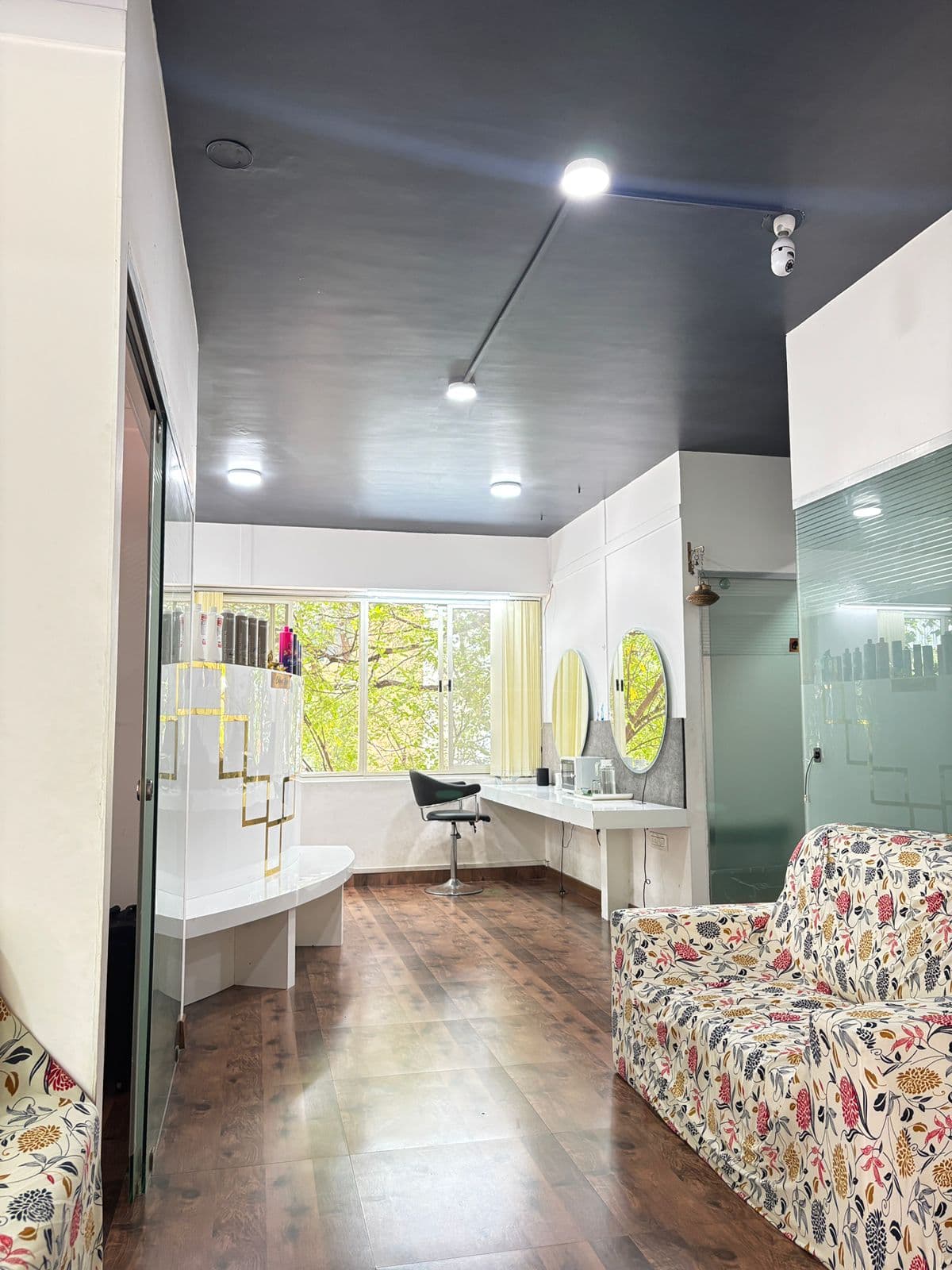 Divine 360 Unisex Salon photo 3